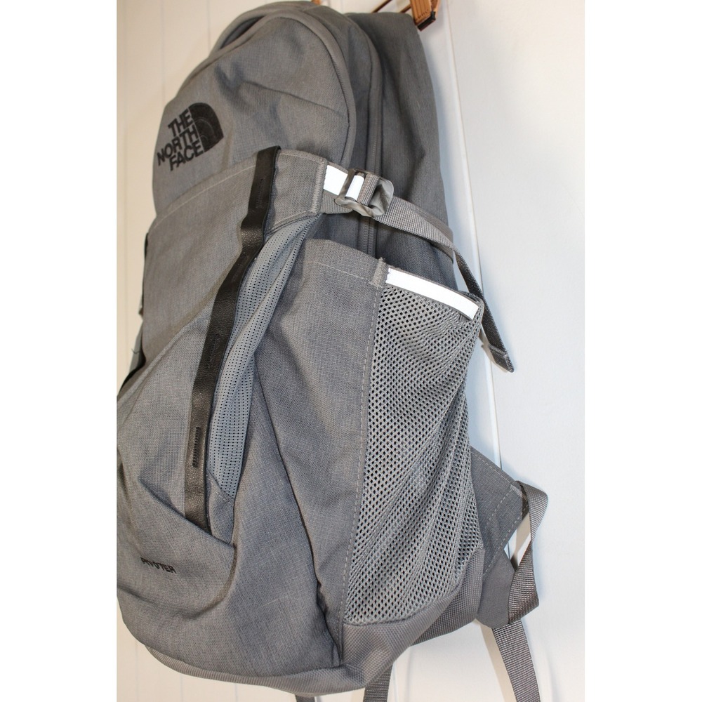 The North Face Pivoter Everyday Laptop Backpack Mid Grey Dark Heather/TNF Black - Picture 10 of 12